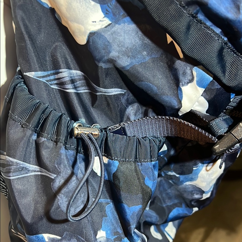 Lululemon Yogini Drawstring Pack. Without Detachm… - image 3